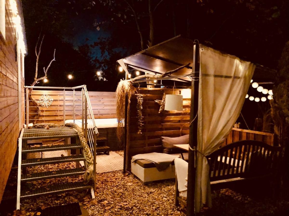 Zirkuswagen Mit Outdoor Whirlpool Und Garten Petershagen-Eggersdorf Exterior photo