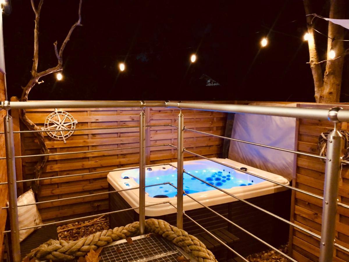 Zirkuswagen Mit Outdoor Whirlpool Und Garten Petershagen-Eggersdorf Exterior photo
