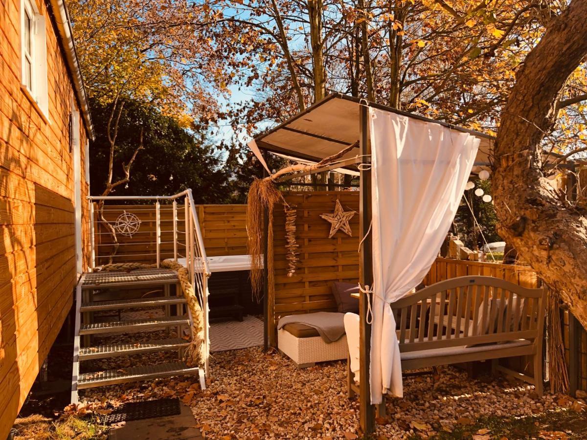 Zirkuswagen Mit Outdoor Whirlpool Und Garten Petershagen-Eggersdorf Exterior photo